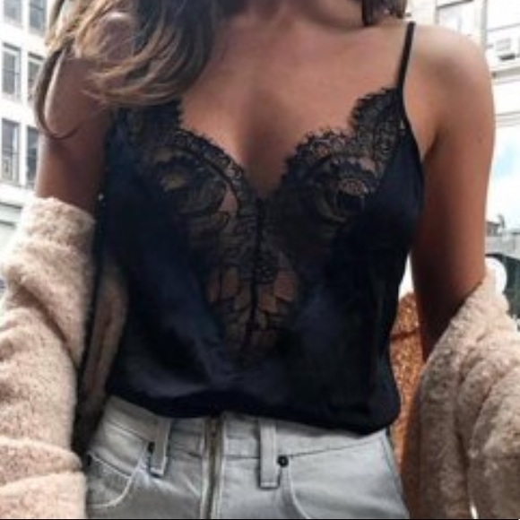 🌟RESTOCKED🌟 Sexy Lil’ Lace Camisole Tank Top - Picture 4 of 5